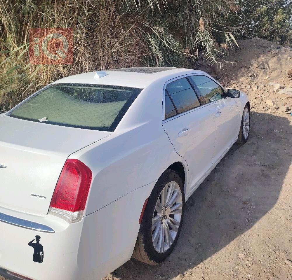 کرایسلەر 300